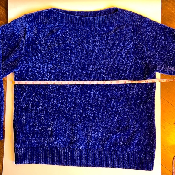 Tommy Bahama, Size XS, good for S and M, Blue, Plush Sweater Soft 100% Polyester - Picture 7 of 13